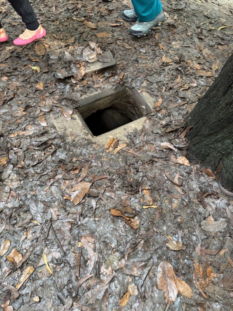 Tunnelversteck der vietnamesischen Soldaten