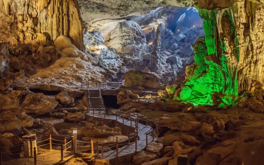 Sung Sot Cave | Halong bay